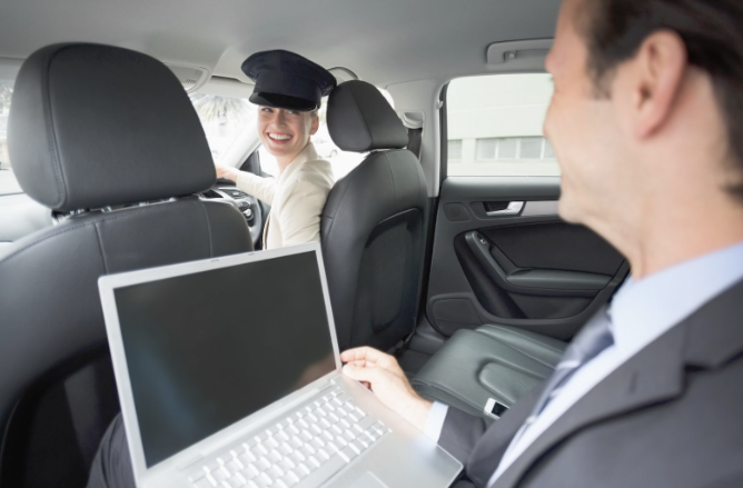 The Benefits of Hourly Chauffeur Service in Miami